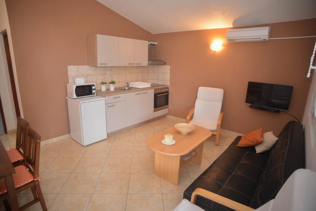 Apartments Salamun Biograd Na Moru Bagian luar foto