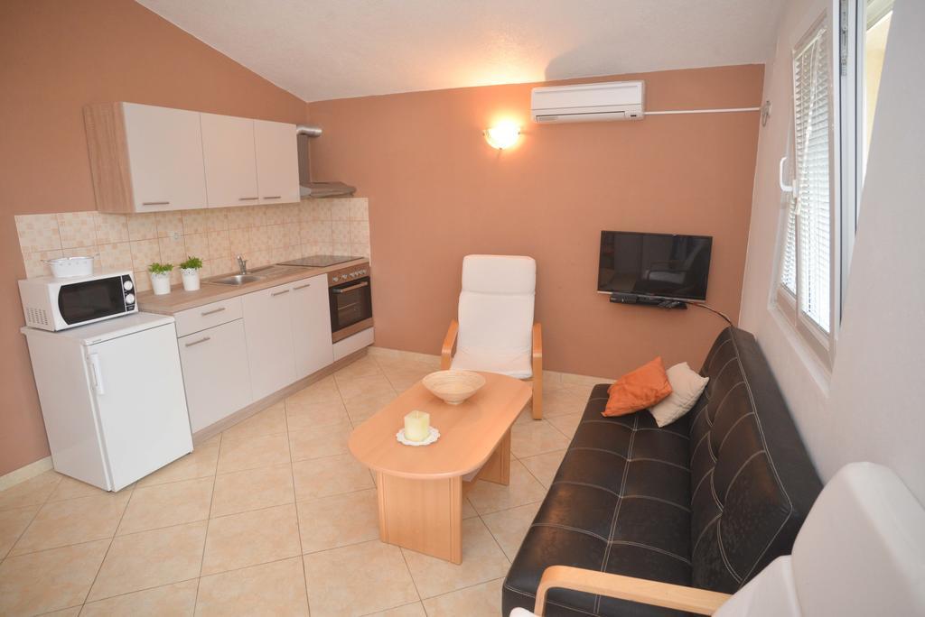Apartments Salamun Biograd Na Moru Bagian luar foto